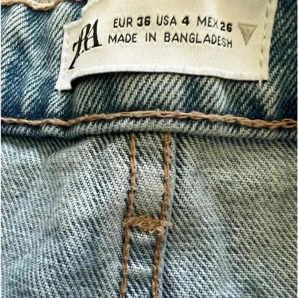 ZARA High Waist Light Wash Cut Off Button Fly Raw Hem Denim Shorts Size 4 - Picture 3 of 5